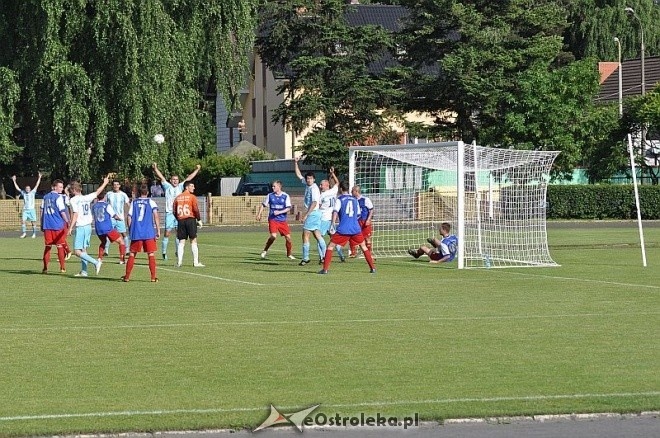 IV liga: MKS Narew – Błękitni Gąbi 0:2 [15.06.2013] - zdjęcie #33 - eOstroleka.pl