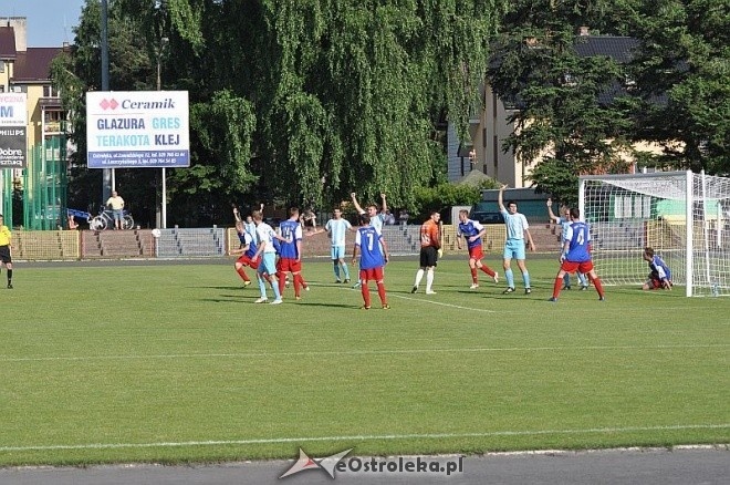 IV liga: MKS Narew – Błękitni Gąbi 0:2 [15.06.2013] - zdjęcie #19 - eOstroleka.pl