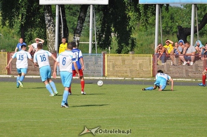 IV liga: MKS Narew – Błękitni Gąbi 0:2 [15.06.2013] - zdjęcie #7 - eOstroleka.pl
