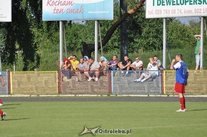 IV liga: MKS Narew – Błękitni Gąbi 0:2 [15.06.2013] - zdjęcie #38 - eOstroleka.pl