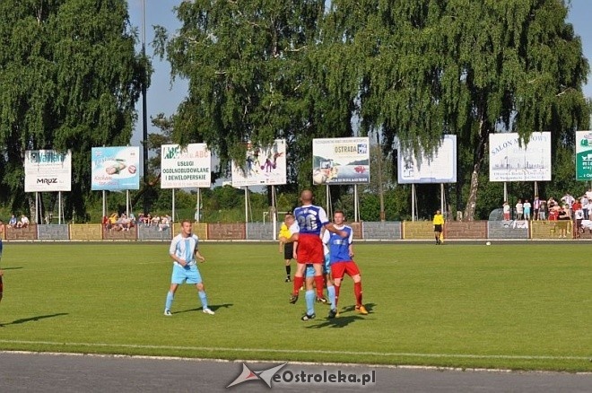 IV liga: MKS Narew – Błękitni Gąbi 0:2 [15.06.2013] - zdjęcie #32 - eOstroleka.pl