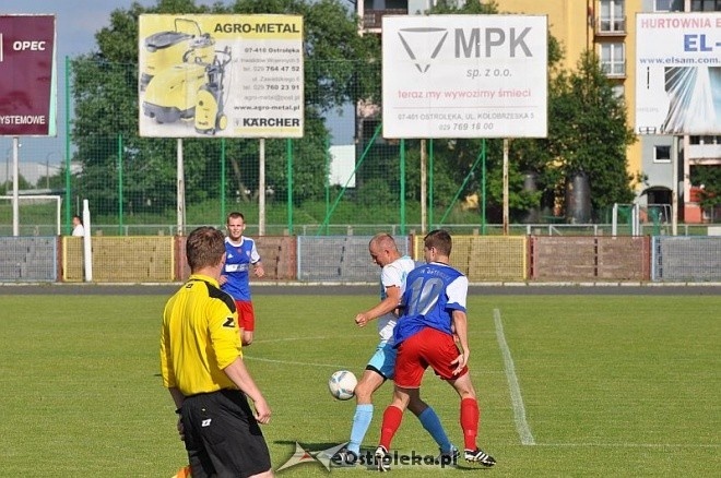 IV liga: MKS Narew – Błękitni Gąbi 0:2 [15.06.2013] - zdjęcie #16 - eOstroleka.pl