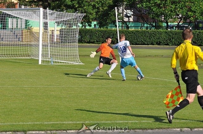 IV liga: MKS Narew – Błękitni Gąbi 0:2 [15.06.2013] - zdjęcie #8 - eOstroleka.pl