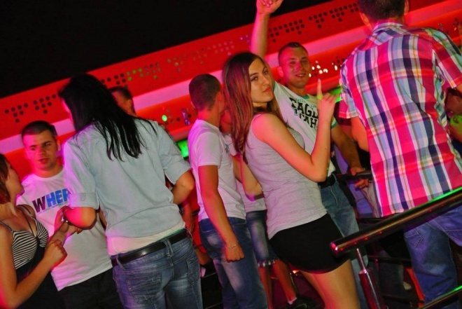 Gorąca sobota w Clubie Ibiza Zalesie [15.06.2013] - zdjęcie #10 - eOstroleka.pl