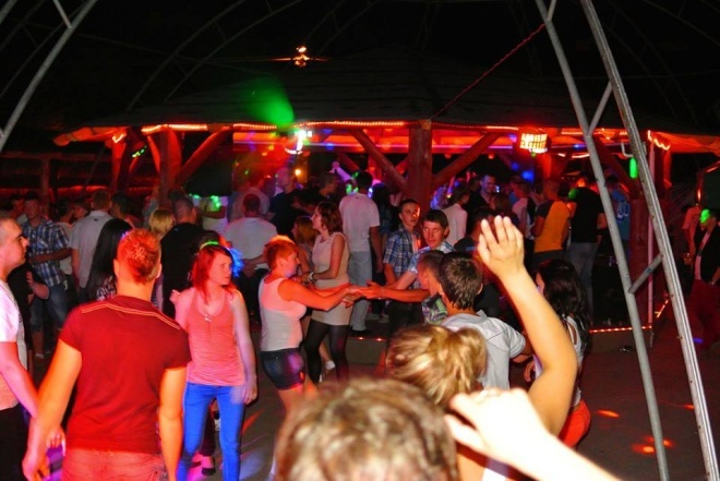 Gorąca sobota w Clubie Ibiza Zalesie [15.06.2013] - zdjęcie #9 - eOstroleka.pl