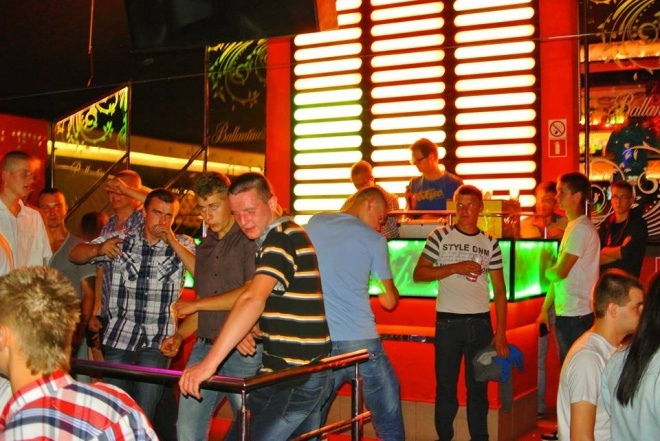 Gorąca sobota w Clubie Ibiza Zalesie [15.06.2013] - zdjęcie #5 - eOstroleka.pl