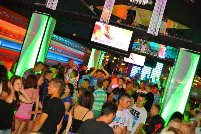 Gorąca sobota w Clubie Ibiza Zalesie [15.06.2013] - zdjęcie #43 - eOstroleka.pl