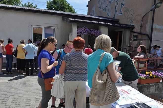 II Aukcja prac wykonanych przez WTZ „Motylki” [20.06.2013] - zdjęcie #3 - eOstroleka.pl