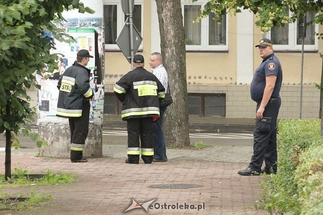 Ewakuacja ulicy Kościuszki. Ktoś podłożył bombę w Prokuraturze? - zdjęcie #14 - eOstroleka.pl