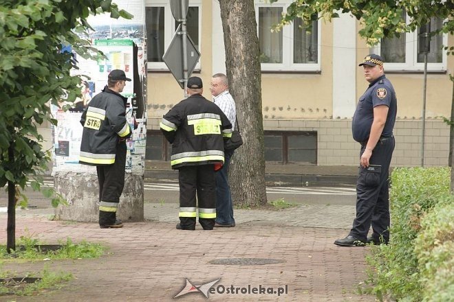 Ewakuacja ulicy Kościuszki. Ktoś podłożył bombę w Prokuraturze? - zdjęcie #25 - eOstroleka.pl