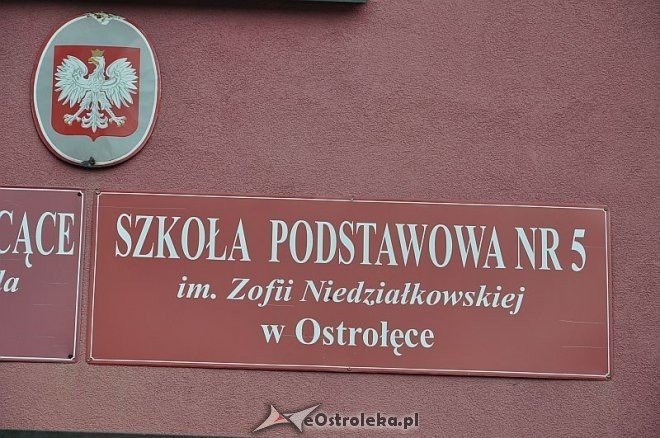 Uroczyste zakończenie roku szkolnego w Szkole Podstawowej nr 5 - zdjęcie #25 - eOstroleka.pl