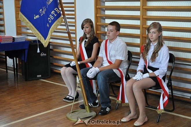 Uroczyste zakończenie roku szkolnego w Szkole Podstawowej nr 5 - zdjęcie #9 - eOstroleka.pl