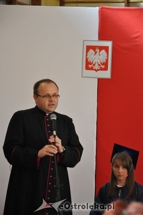 Uroczyste zakończenie roku szkolnego w Szkole Podstawowej nr 5 - zdjęcie #5 - eOstroleka.pl