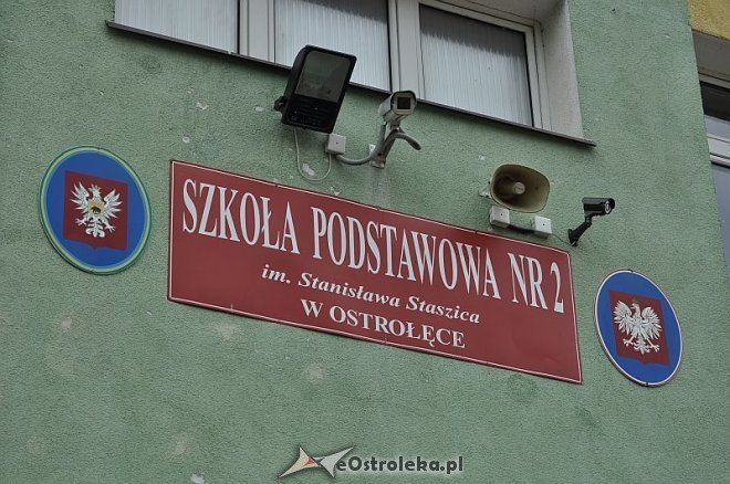 Uroczyste zakończenie roku szkolnego w Szkole Podstawowej nr 2 - zdjęcie #35 - eOstroleka.pl