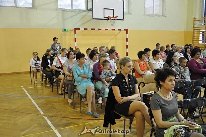 Uroczyste zakończenie roku szkolnego w Szkole Podstawowej nr 6 - zdjęcie #4 - eOstroleka.pl