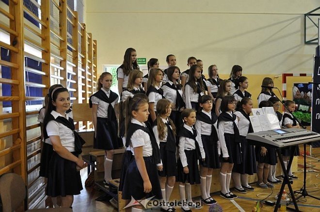 Uroczyste zakończenie roku szkolnego w Szkole Podstawowej nr 6 - zdjęcie #9 - eOstroleka.pl