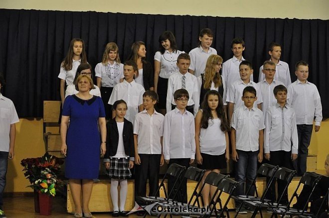 Uroczyste zakończenie roku szkolnego w Szkole Podstawowej nr 6 - zdjęcie #10 - eOstroleka.pl