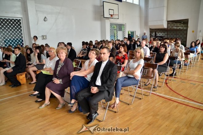 Uroczyste zakończenie roku szkolnego klas 3 w Gimnazjum nr 2 - zdjęcie #27 - eOstroleka.pl