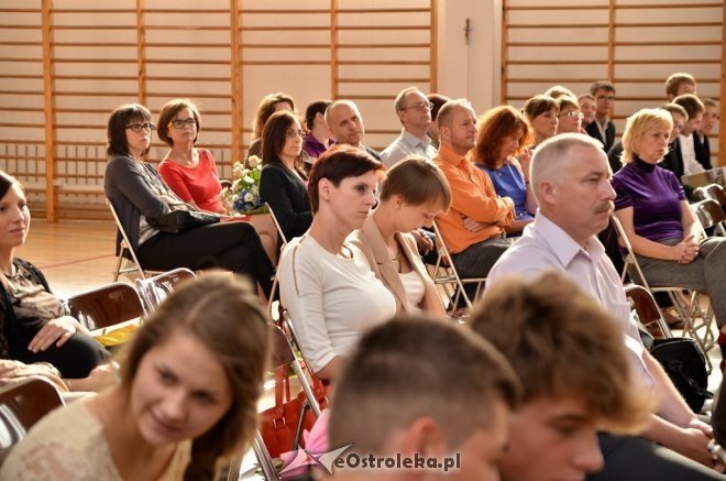Uroczyste zakończenie roku szkolnego klas 3 w Gimnazjum nr 2 - zdjęcie #23 - eOstroleka.pl