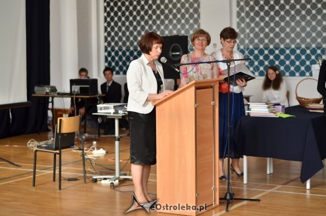 Uroczyste zakończenie roku szkolnego klas 3 w Gimnazjum nr 2 - zdjęcie #11 - eOstroleka.pl