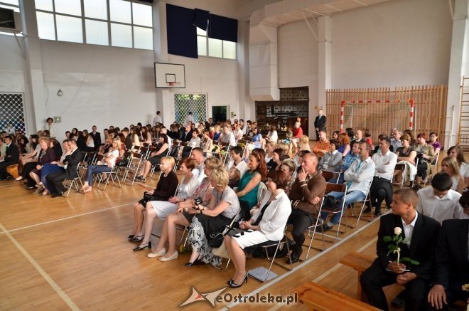 Uroczyste zakończenie roku szkolnego klas 3 w Gimnazjum nr 2 - zdjęcie #27 - eOstroleka.pl