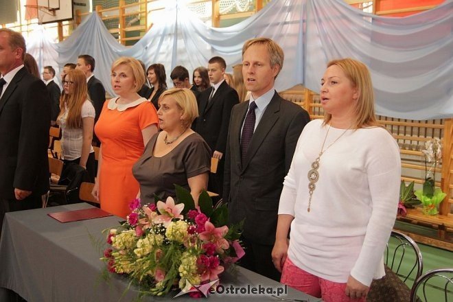 Zakończenie roku szkolnego 2012/2013 w Gimnazjum nr 1 [27.06.2013] - zdjęcie #75 - eOstroleka.pl