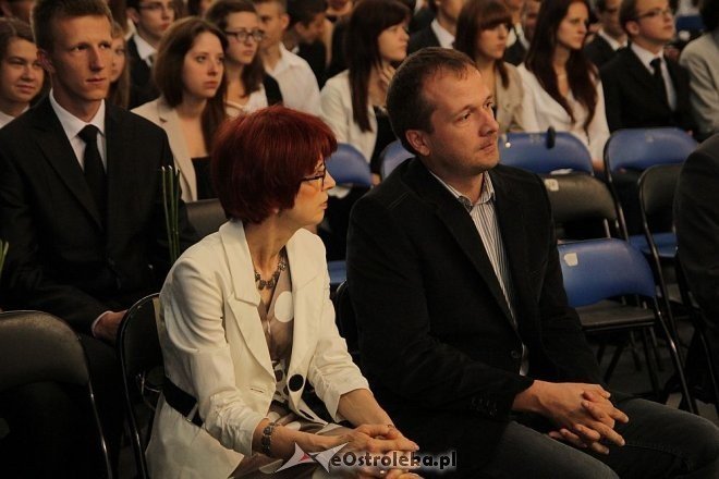 Zakończenie roku szkolnego w I LO w Ostrołęce [28.06.2013] - zdjęcie #42 - eOstroleka.pl