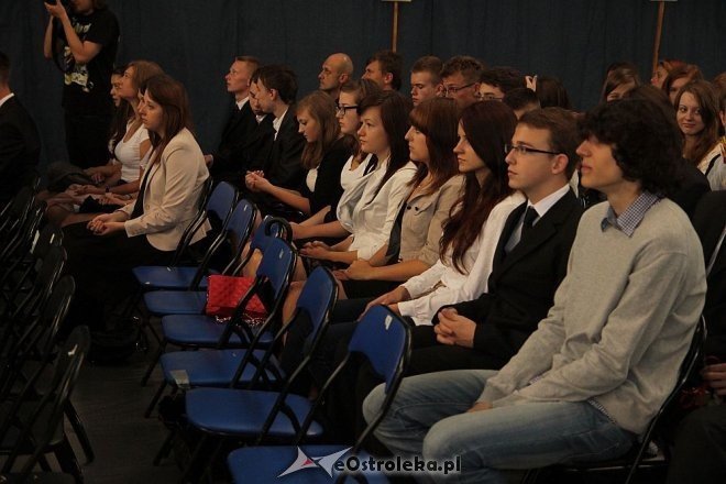 Zakończenie roku szkolnego w I LO w Ostrołęce [28.06.2013] - zdjęcie #31 - eOstroleka.pl