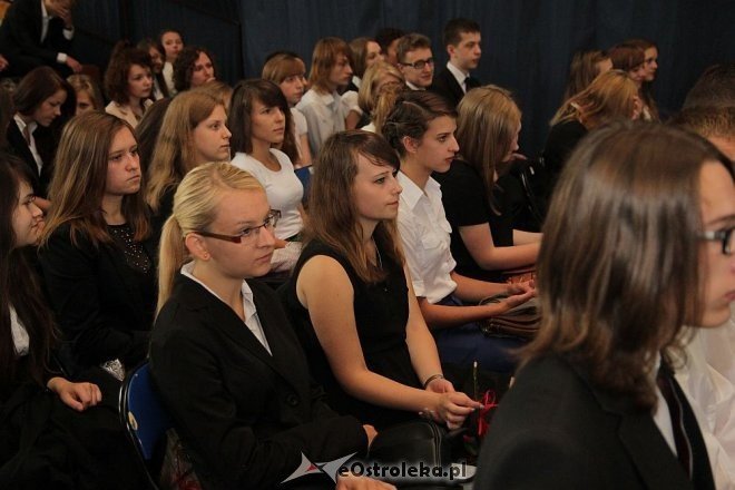 Zakończenie roku szkolnego w I LO w Ostrołęce [28.06.2013] - zdjęcie #17 - eOstroleka.pl