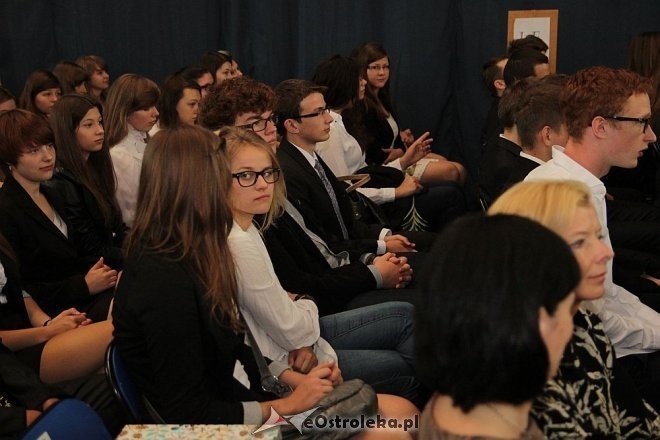 Zakończenie roku szkolnego w I LO w Ostrołęce [28.06.2013] - zdjęcie #10 - eOstroleka.pl