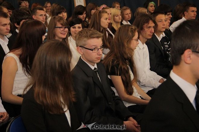 Zakończenie roku szkolnego w I LO w Ostrołęce [28.06.2013] - zdjęcie #2 - eOstroleka.pl