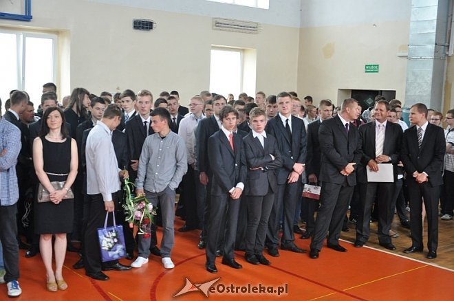 Uroczyste zakończenie roku szkolnego w Zespole Szkół Zawodowych nr 1 im. dr. Józefa Psarskiego w Ostrołęce [28.06.2013] - zdjęcie #34 - eOstroleka.pl