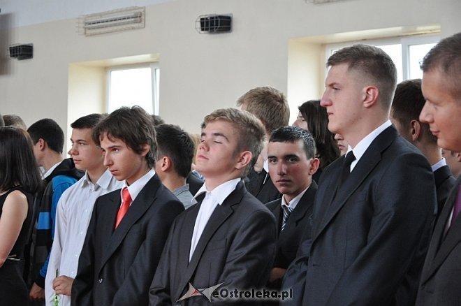 Uroczyste zakończenie roku szkolnego w Zespole Szkół Zawodowych nr 1 im. dr. Józefa Psarskiego w Ostrołęce [28.06.2013] - zdjęcie #15 - eOstroleka.pl