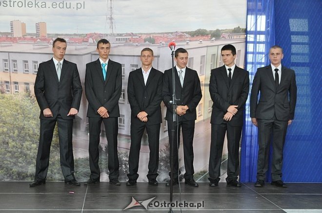 Uroczyste zakończenie roku szkolnego w Zespole Szkół Zawodowych nr 1 im. dr. Józefa Psarskiego w Ostrołęce [28.06.2013] - zdjęcie #7 - eOstroleka.pl