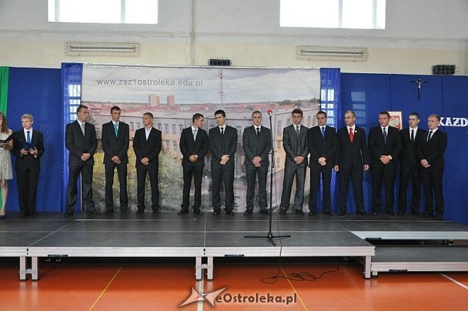 Uroczyste zakończenie roku szkolnego w Zespole Szkół Zawodowych nr 1 im. dr. Józefa Psarskiego w Ostrołęce [28.06.2013] - zdjęcie #5 - eOstroleka.pl