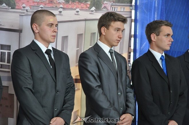 Uroczyste zakończenie roku szkolnego w Zespole Szkół Zawodowych nr 1 im. dr. Józefa Psarskiego w Ostrołęce [28.06.2013] - zdjęcie #3 - eOstroleka.pl