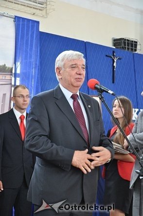 Uroczyste zakończenie roku szkolnego w Zespole Szkół Zawodowych nr 1 im. dr. Józefa Psarskiego w Ostrołęce [28.06.2013] - zdjęcie #2 - eOstroleka.pl