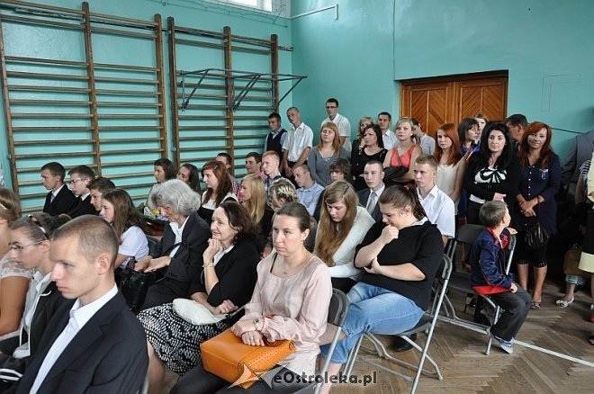 Uroczyste zakończenie roku szkolnego w Zespole Szkół Zawodowych nr 2 im. V Pułku Ułanów Zasławskich w Ostrołęce [28.06.2013] - zdjęcie #13 - eOstroleka.pl