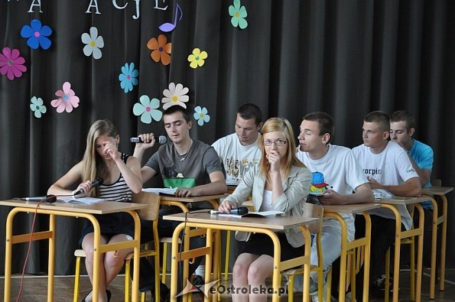Uroczyste zakończenie roku szkolnego w Zespole Szkół Zawodowych nr 2 im. V Pułku Ułanów Zasławskich w Ostrołęce [28.06.2013] - zdjęcie #8 - eOstroleka.pl