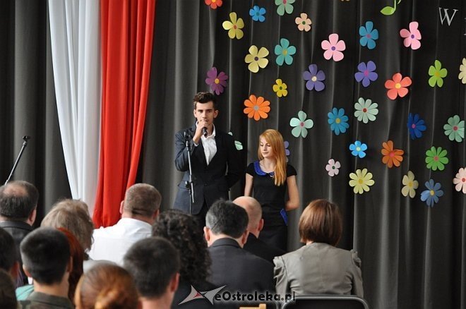 Uroczyste zakończenie roku szkolnego w Zespole Szkół Zawodowych nr 2 im. V Pułku Ułanów Zasławskich w Ostrołęce [28.06.2013] - zdjęcie #7 - eOstroleka.pl