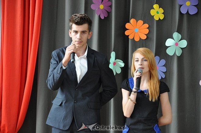 Uroczyste zakończenie roku szkolnego w Zespole Szkół Zawodowych nr 2 im. V Pułku Ułanów Zasławskich w Ostrołęce [28.06.2013] - zdjęcie #4 - eOstroleka.pl