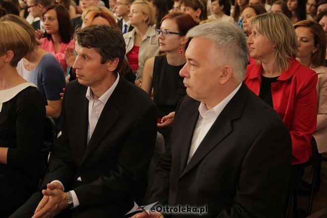 Zakończenie roku szkolnego w II LO w Ostrołęce [28.06.2013] - zdjęcie #41 - eOstroleka.pl