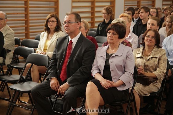 Zakończenie roku szkolnego w II LO w Ostrołęce [28.06.2013] - zdjęcie #38 - eOstroleka.pl