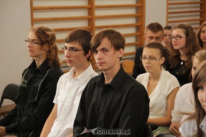 Zakończenie roku szkolnego w II LO w Ostrołęce [28.06.2013] - zdjęcie #14 - eOstroleka.pl