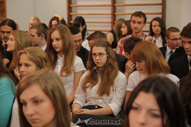 Zakończenie roku szkolnego w II LO w Ostrołęce [28.06.2013] - zdjęcie #23 - eOstroleka.pl