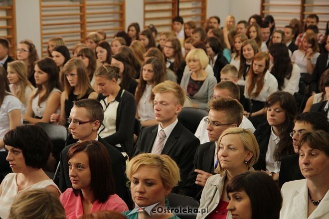Zakończenie roku szkolnego w II LO w Ostrołęce [28.06.2013] - zdjęcie #28 - eOstroleka.pl