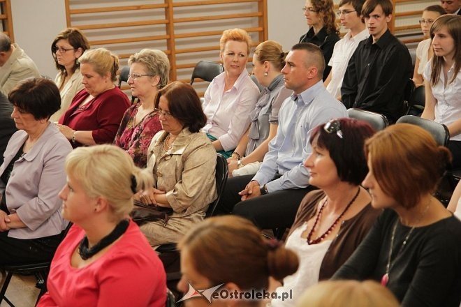 Zakończenie roku szkolnego w II LO w Ostrołęce [28.06.2013] - zdjęcie #17 - eOstroleka.pl