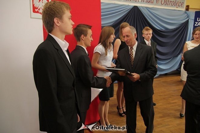 Zakończenie roku szkolnego w II LO w Ostrołęce [28.06.2013] - zdjęcie #4 - eOstroleka.pl