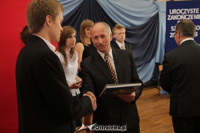 Zakończenie roku szkolnego w II LO w Ostrołęce [28.06.2013] - zdjęcie #1 - eOstroleka.pl