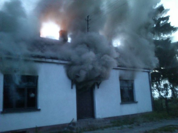 Pożar budynku w Tyszkach Nadborach [29.06.2013] - zdjęcie #4 - eOstroleka.pl
